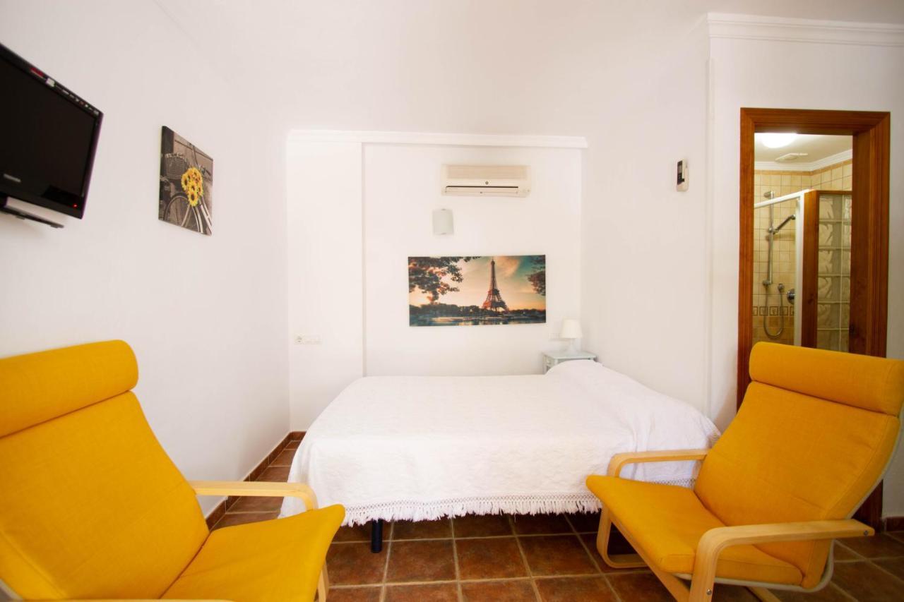 Apartamentos Turisticos Trajano Bolonia Exterior photo