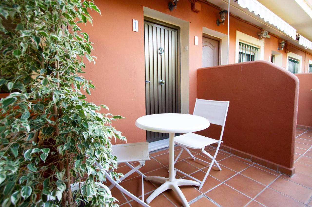 Apartamentos Turisticos Trajano Bolonia Exterior photo