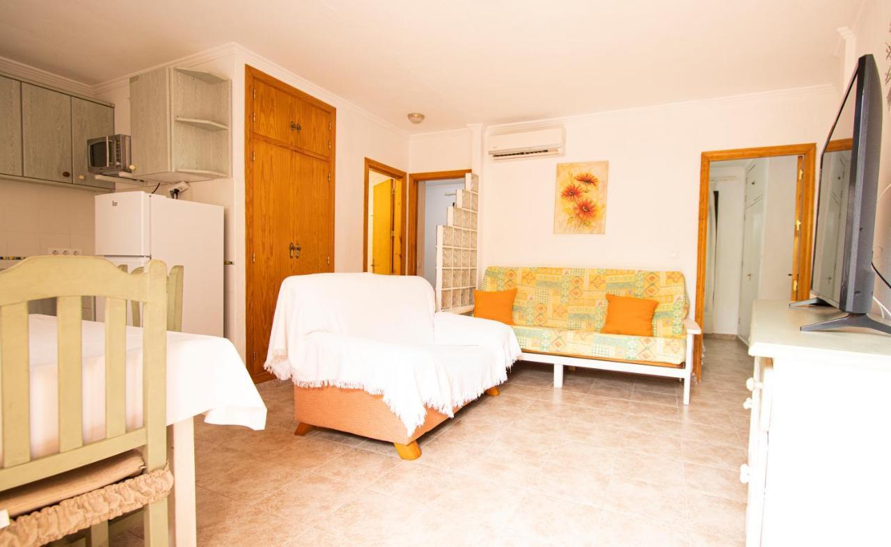 Apartamentos Turisticos Trajano Bolonia Exterior photo